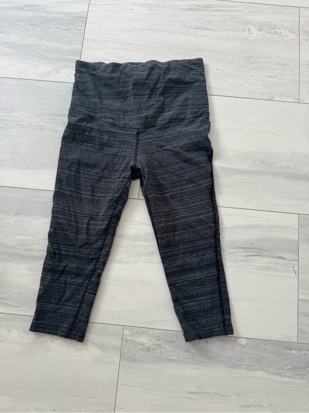 GAPfit Maternity Dark Heather Gray Marled Performance Cotton Cropped Leggings